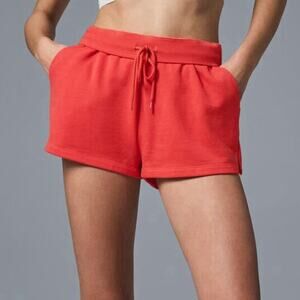 Alo red hot summer low key sweatshort